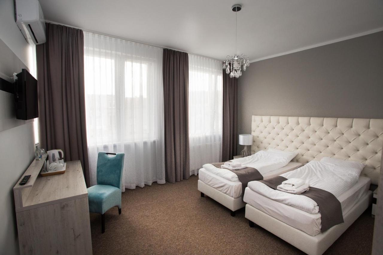 Hotel Tiffany Nowe Miasto Lubawskie Exteriör bild